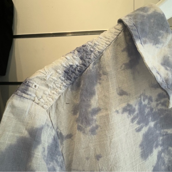 Pilcro tie dye button down eyelet top. Meant to be wrinkled. Beautiful detail. - Picture 4 of 7